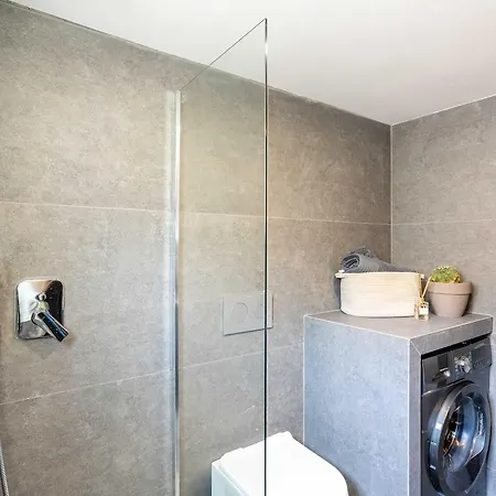 Apartment Socrates C4 - Urban Calm By The Sea *