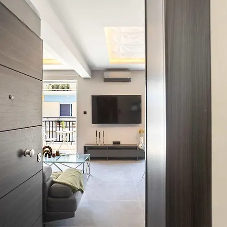 Apartment Socrates C4 - Urban Calm By The Sea *
