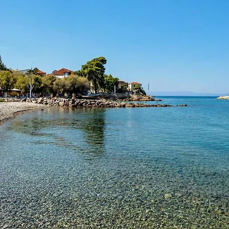Socrates C4 - Urban Calm By The Sea Apartment